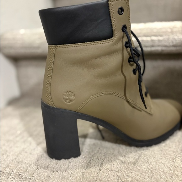 Timberland Olive Green and Black Lace-Up Boots - Picture 2 of 9